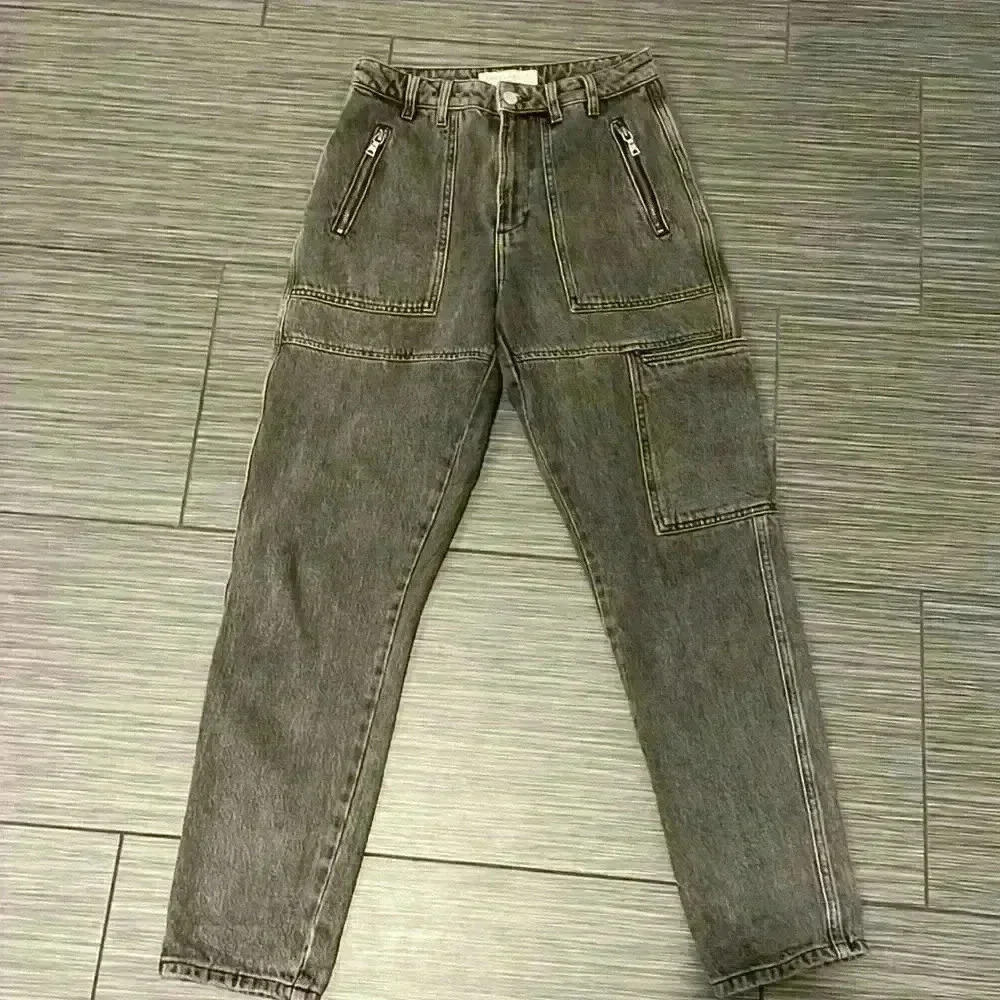 Topshop Women's Washed Black Mom High Rise Cargo Pocket Denim Jeans Size 28